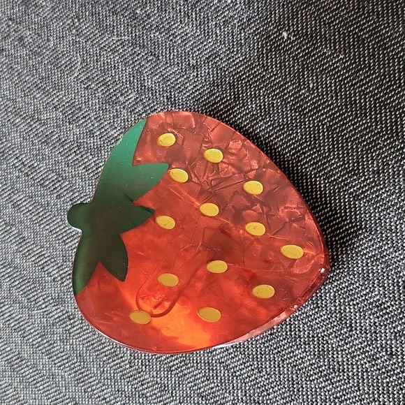 Claire's Accessories - Very big Strawberry hair clip